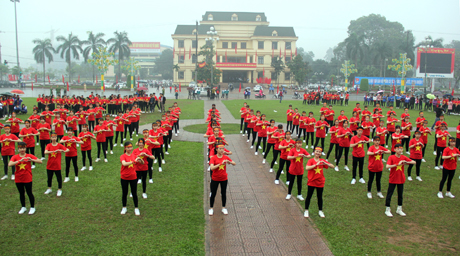 Chương trình tiếp nối các hoạt động tháng thanh niên và tổ chức các hoạt động thiết thực chào mừng kỷ niệm 87 năm Ngày thành lập Đoàn TNCS Hồ Chí Minh (26/3/1931 - 26/3/2018) với sự tham gia của hơn 5.000 cán bộ, đoàn viên, thanh niên trên địa bàn tỉnh. 